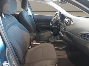 Fiat Tipo Sedán Diésel MT 1.6 95kW (130CV)  - Foto 16