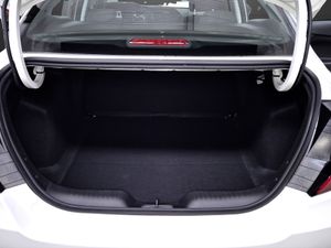 Fiat Tipo Sedán Diésel MT 1.6 95kW (130CV)  - Foto 13