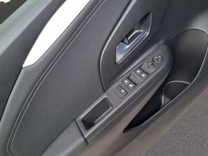 Opel Corsa 1.2T XHLHybrid 81kW GS eDCT  - Foto 16