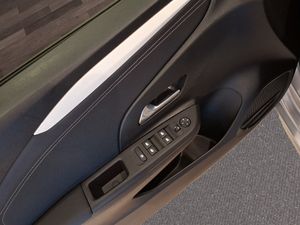 Opel Corsa 1.2T XHLHybrid 81kW GS eDCT  - Foto 40