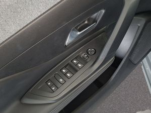 Peugeot 308 5P Allure Gasolina 130 S&S MAN  - Foto 22