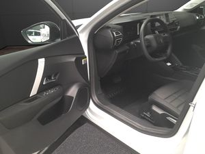 Citroën C4 Hybrid 145 ë-DCS6 Business Edition  - Foto 22