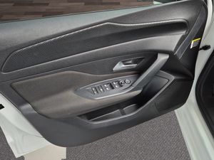 Peugeot 308 5P Active Pack BlueHDi 130 S&S EAT8  - Foto 19