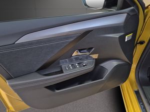 Opel Astra 1.2T XHT Hybrid 107kW Ultimate eDCT6  - Foto 19