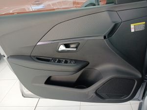 Peugeot 208 Allure HYBRID 110 eDCS6  - Foto 12