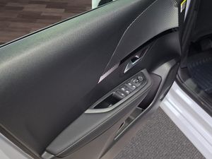Peugeot 208 Allure HYBRID 110 eDCS6  - Foto 15