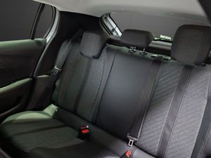 Peugeot 208 Allure HYBRID 110 eDCS6  - Foto 12