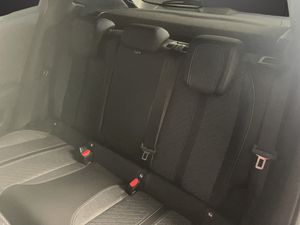 Peugeot 2008 N2008 Allure Hybrid 145 eDCS6  - Foto 11