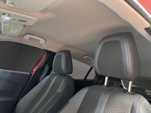 Peugeot 2008 Allure BlueHDI 130 S&S EAT8  - Foto 16