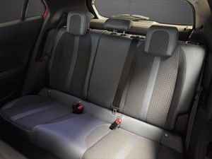 Peugeot 2008 Allure BlueHDI 130 S&S EAT8  - Foto 12