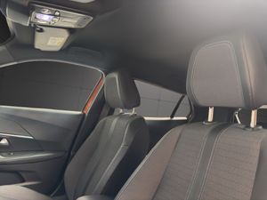 Peugeot 2008 Allure Pack BlueHDI 130 S&S EAT8  - Foto 16