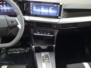 Opel Frontera 1.2T XHT Hybrid eDCT6 81kW GS  - Foto 18