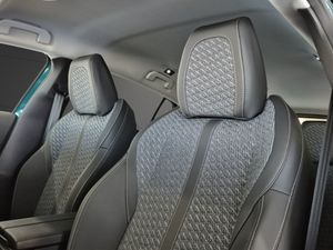 Peugeot 308 5P Allure Hybrid PHEV 195 e-DCT7  - Foto 19