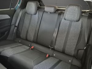 Peugeot 308 5P Allure Hybrid PHEV 195 e-DCT7  - Foto 20