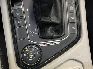 Volkswagen Tiguan Sport 2.0 TSI 190cv 4Motion DSG 7  -- NACIONAL -- - Foto 25