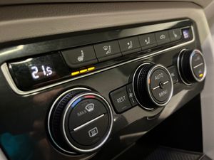 Volkswagen Tiguan Sport 2.0 TSI 190cv 4Motion DSG 7  -- NACIONAL -- - Foto 49