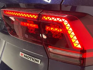 Volkswagen Tiguan Sport 2.0 TSI 190cv 4Motion DSG 7  -- NACIONAL -- - Foto 42