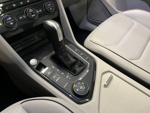 Volkswagen Tiguan Sport 2.0 TSI 190cv 4Motion DSG 7  -- NACIONAL -- - Foto 25