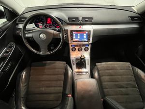Volkswagen Passat 2.0 TDI 140cv Advance - NACIONAL -  - Foto 15