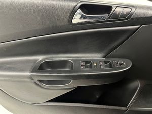 Volkswagen Passat 2.0 TDI 140cv Advance - NACIONAL -  - Foto 25