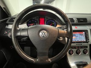 Volkswagen Passat 2.0 TDI 140cv Advance - NACIONAL -  - Foto 20