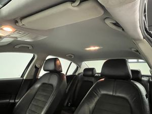 Volkswagen Passat 2.0 TDI 140cv Advance - NACIONAL -  - Foto 31