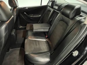 Volkswagen Passat 2.0 TDI 140cv Advance - NACIONAL -  - Foto 18
