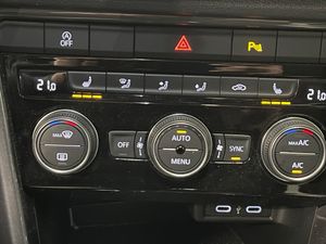 Volkswagen T-Roc 2.0 TSI 190cv 4Motion DSG Sport -- NACIONAL -- - Foto 21