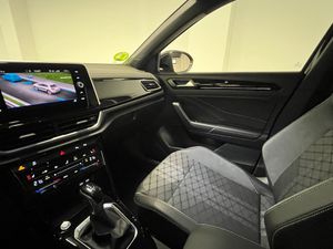 Volkswagen T-Roc R-Line 1.5 TSI 110 kW (150 CV) DSG NACIONAL - Foto 24