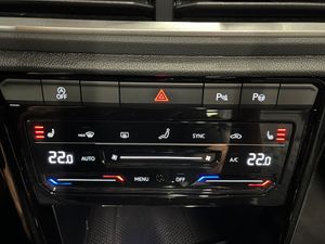 Volkswagen T-Roc R-Line 2.0 TSI 4Motion 140 kW - NACIONAL- - Foto 28