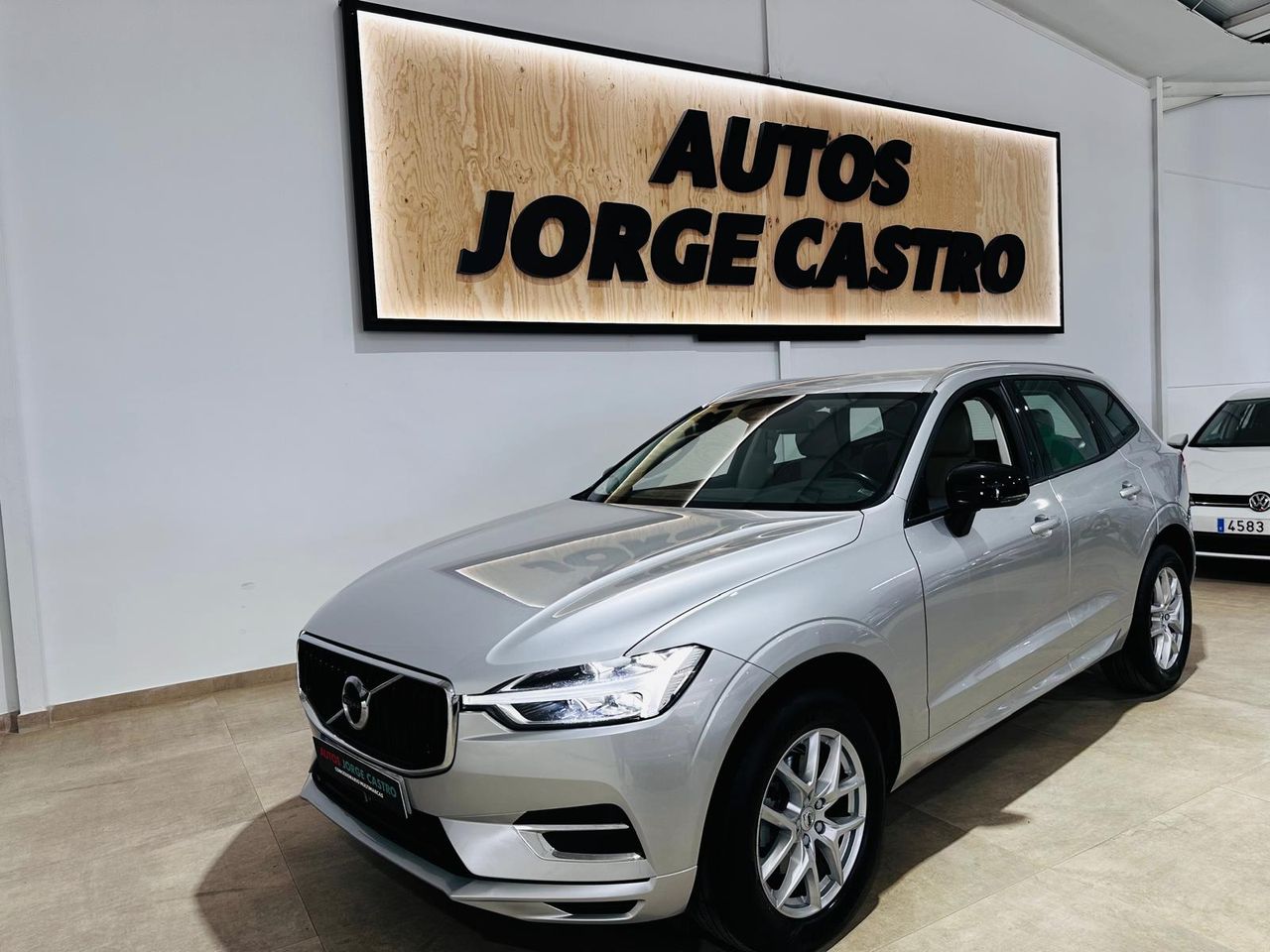 Volvo XC-60 2.0 D4 MOMENTUM AWD AUT. 190CV   - Foto 1