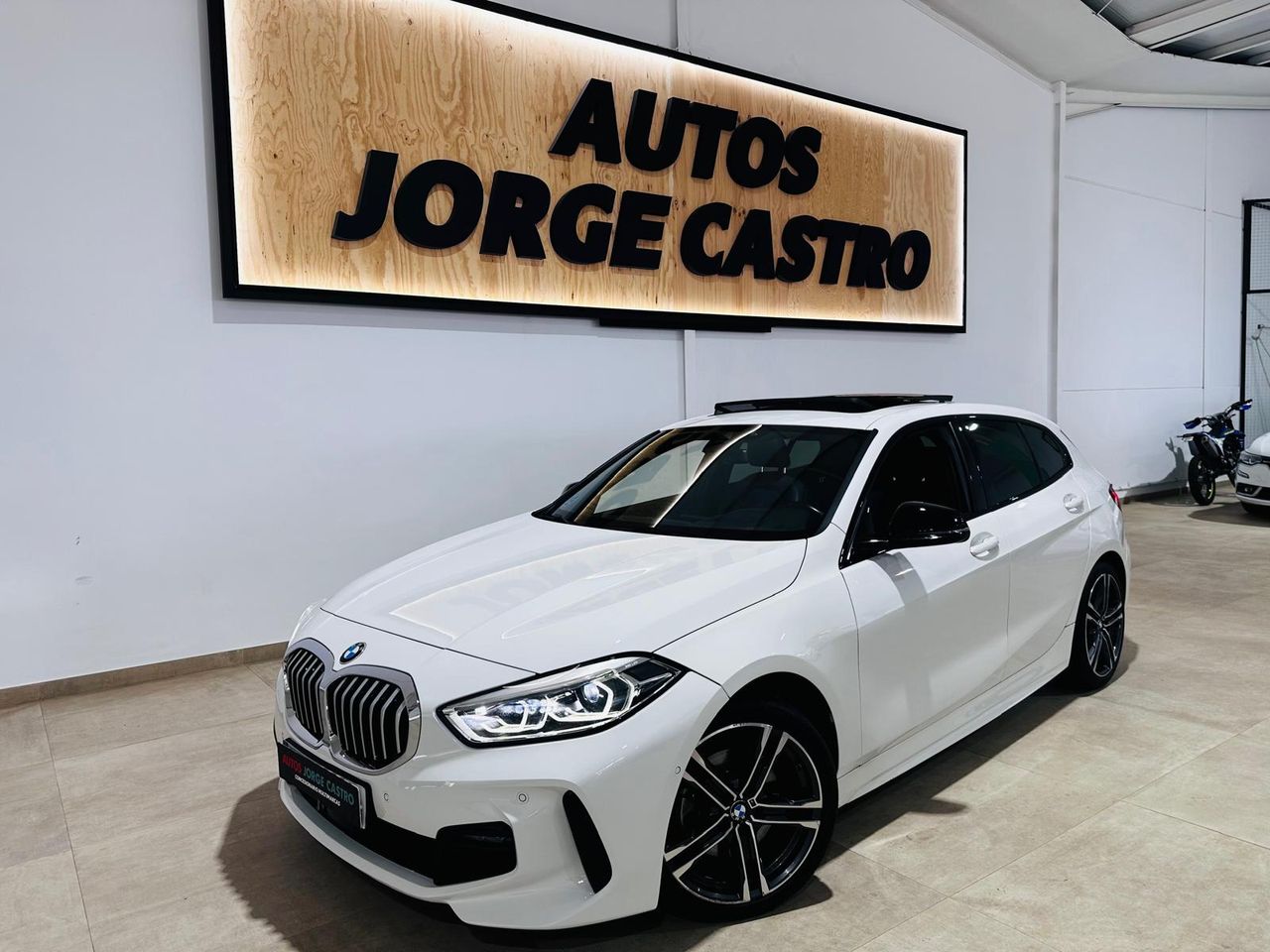 BMW Serie 1 318D PAQUETE M 2.0 DIESEL 150CV   - Foto 1