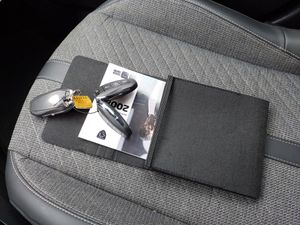 Peugeot 2008 Allure Puretech 100 S&S 6 Vel. MAN - Foto 9