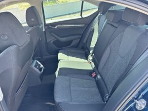 Skoda Octavia 1.5 TSI m-HEV 110kW(150CV) DSG Selection - Foto 11