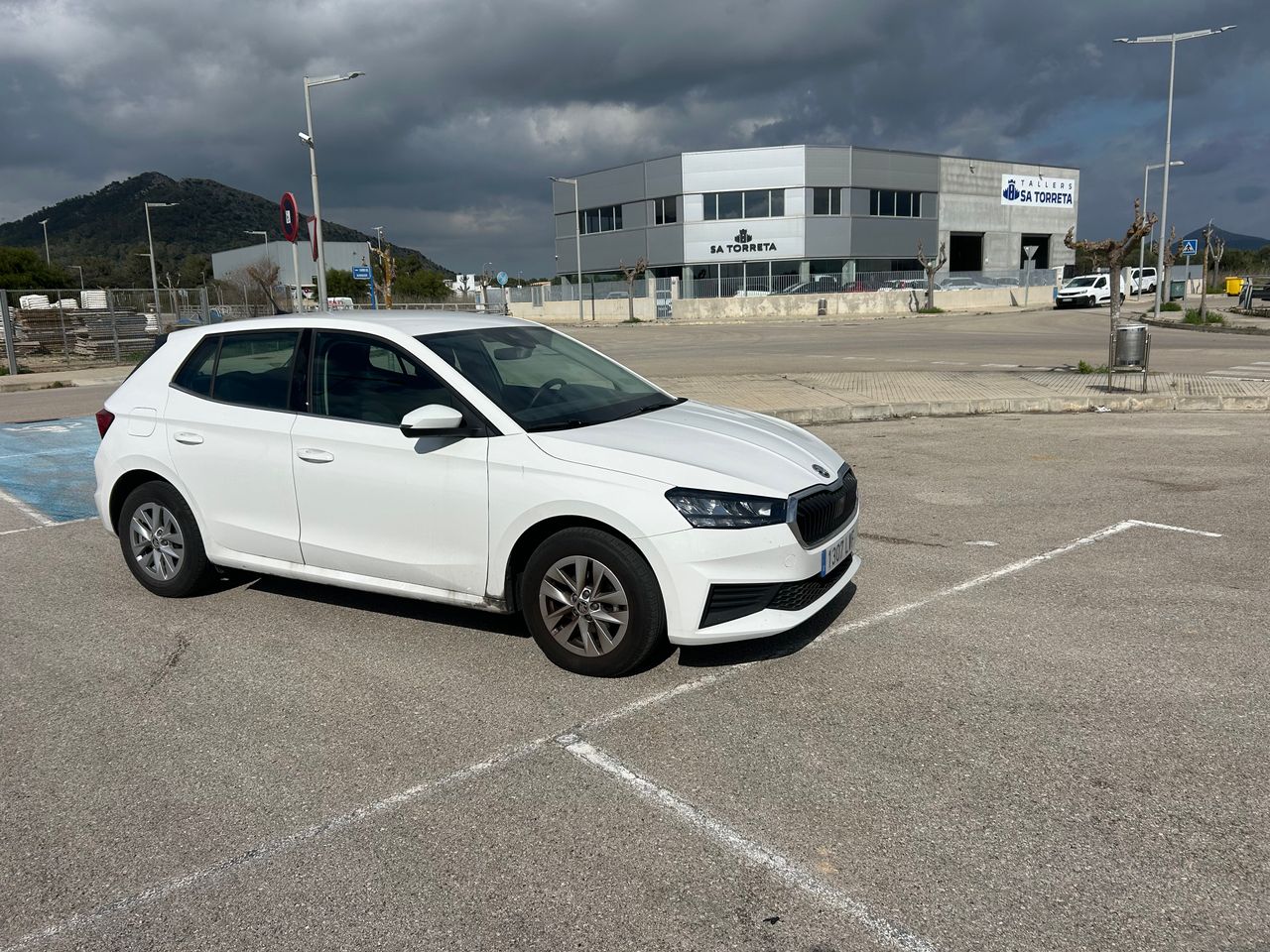 Skoda Fabia Ambition 1.0   - Foto 1