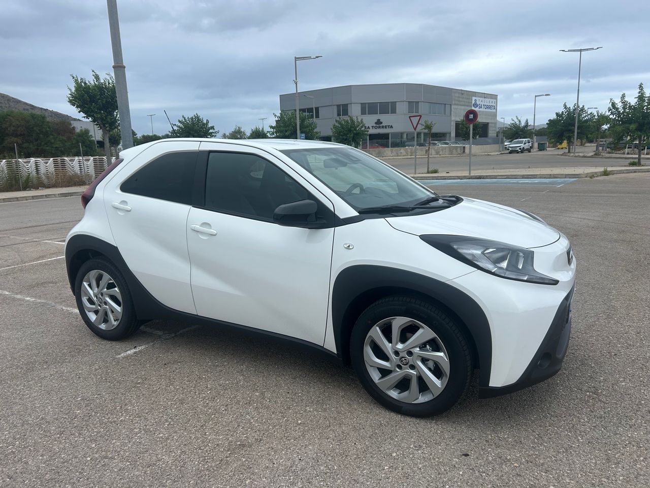 Toyota Aygo X Cross 1.0 VVTI PLAY   - Foto 1