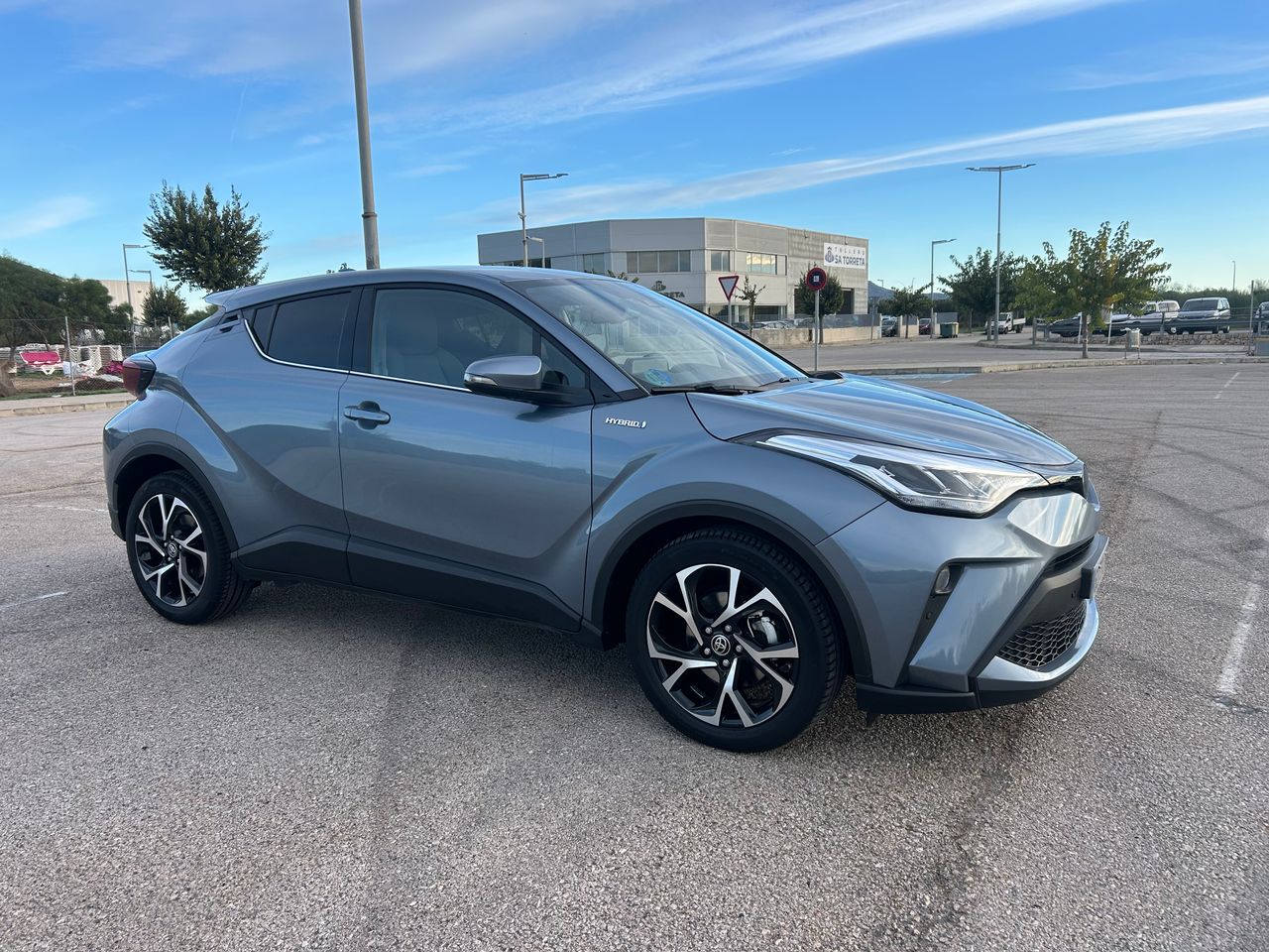 Toyota C-HR 1.8 125H ADVANCE   - Foto 1
