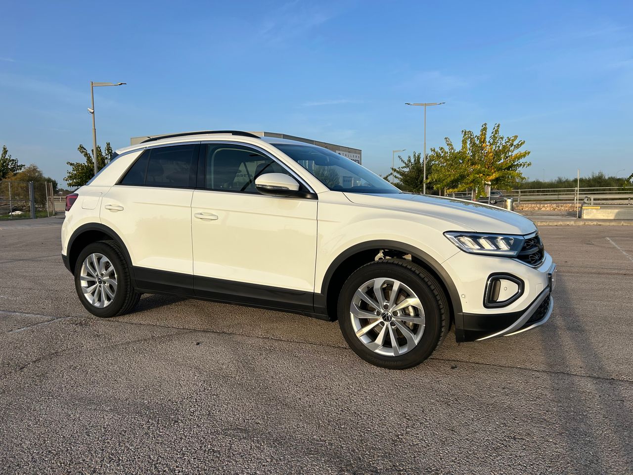 Volkswagen T-Roc LIFE 1.0 TSI 110cv   - Foto 1