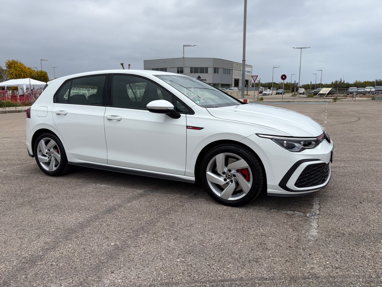 Volkswagen Golf VIII GTI 2.0 TSI 245cv  - Foto 1