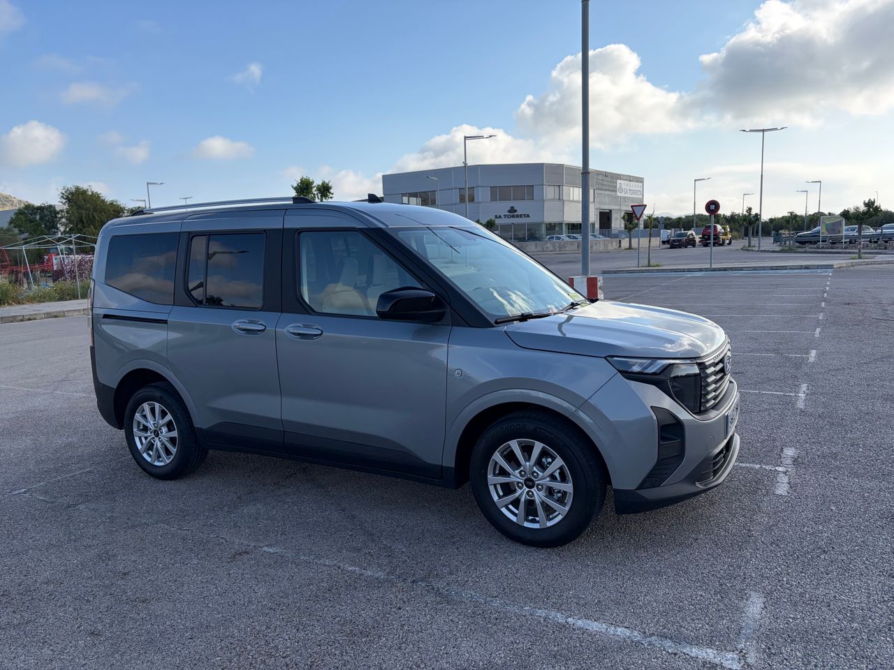 Ford Tourneo Courier TITANIUM  - Foto 1