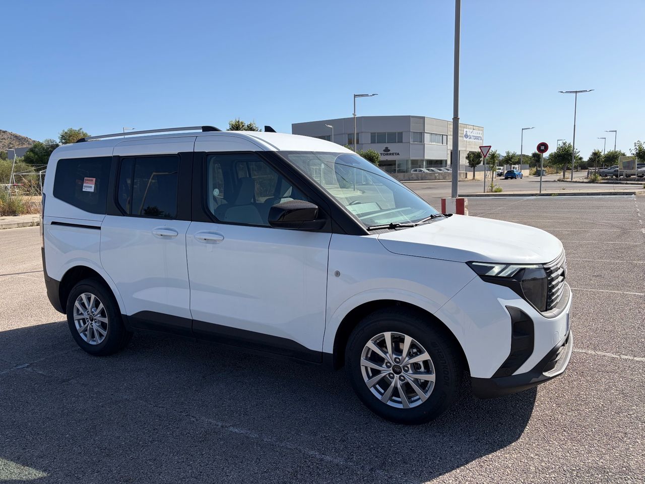 Ford Tourneo Courier Tourneo Courier Titanium 1.0 EcoBoost 92 kW  - Foto 1