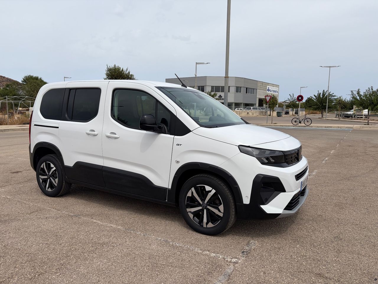 Peugeot Rifter Standard GT BlueHDi 130 EAT8  - Foto 1
