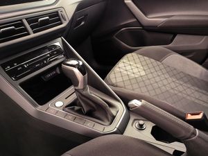 Volkswagen Taigo R-line 1.0 Tsi 115 Cv Dsg  - Foto 10