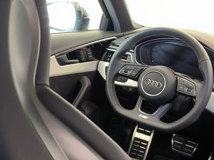 Audi A4 Avant 35 Tdi 163 Cv S Tronic Black Line  - Foto 15