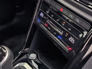 Volkswagen T-roc Dark Line 2.0 Tdi 115 Cv  - Foto 17