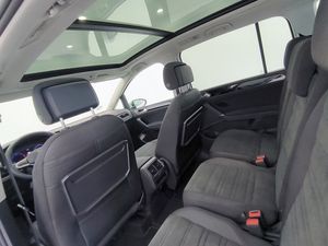 Volkswagen Touran R-line 2.0 Tdi 150 Cv Dsg  - Foto 17