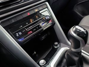 Volkswagen T-roc 2.0 Tdi 150 Cv Dark  - Foto 12
