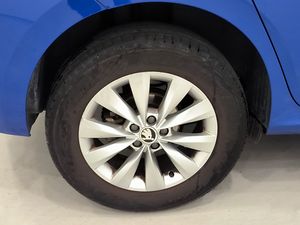 Skoda Kamiq 1.0 Tsi 110 Cv Ambition  - Foto 8