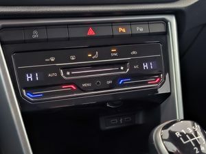 Volkswagen T-roc 1.0 Tsi 110 Cv Life  - Foto 14