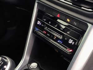 Volkswagen T-roc 1.0 Tsi 110 Cv Dark  - Foto 11